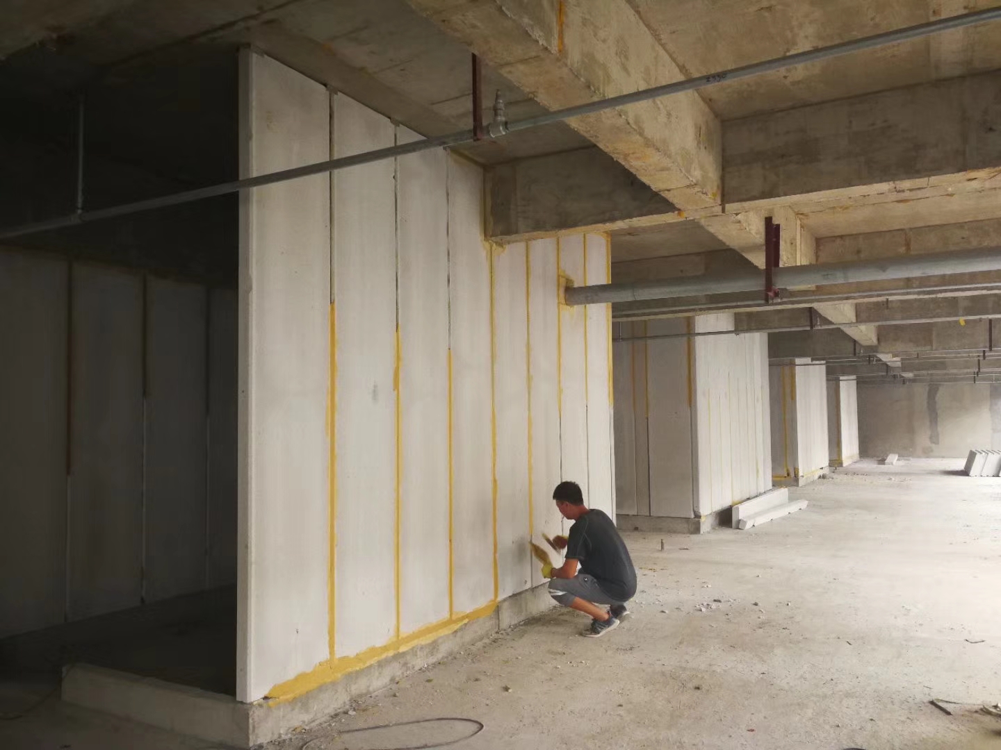 贵州无机发泡轻骨料混凝土隔墙板施工技术性能研究
